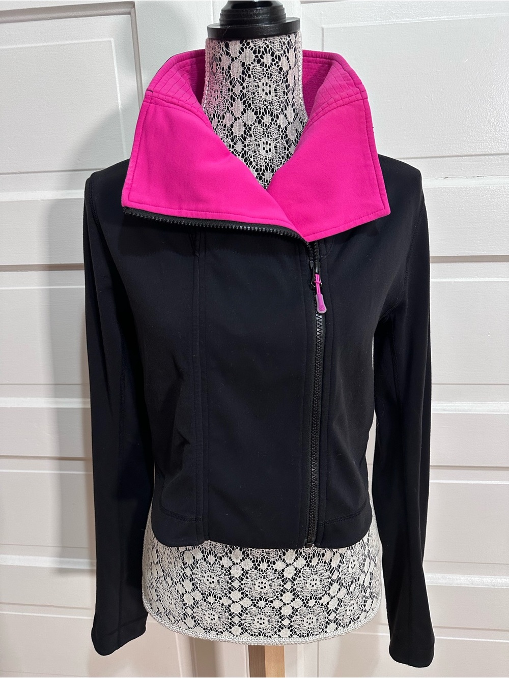 Rare Lululemon Principal Jacket Size 10 Black Pink Asymmetric Zip Vintage